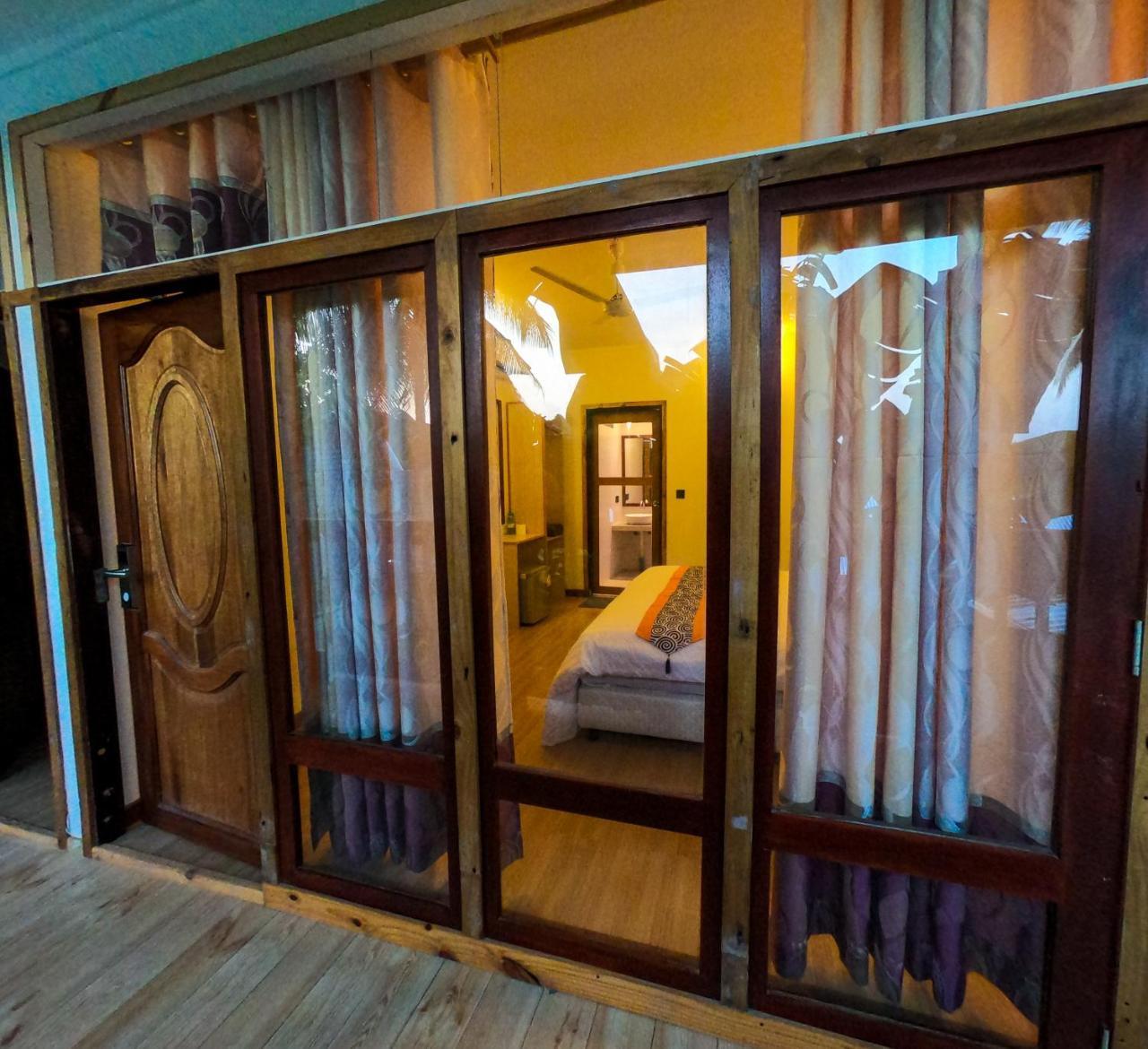 ราสดู สเตย์ Hotel Rasdhoo ภายนอก รูปภาพ